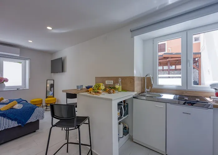Apartment Summer Breeze